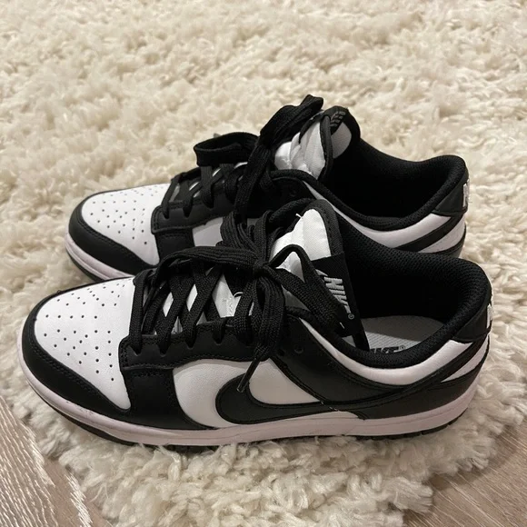 NIKE DUNK LOW "Black and White Panda" Size 7 - Picture 1 of 6